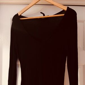 Scoop neck black long sleeved tee